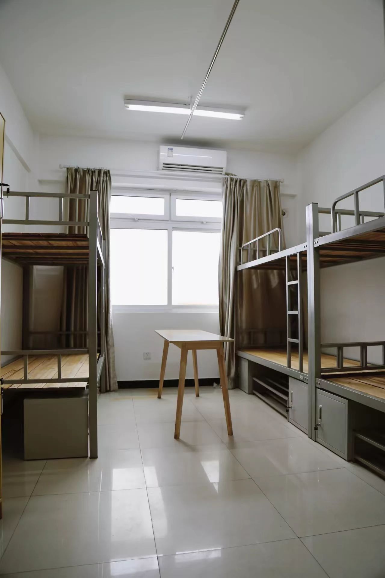 重慶聚英技工學(xué)校沙坪壩校區(qū)寢室環(huán)境 重慶聚英技工學(xué)校沙坪壩校區(qū)寢室環(huán)境